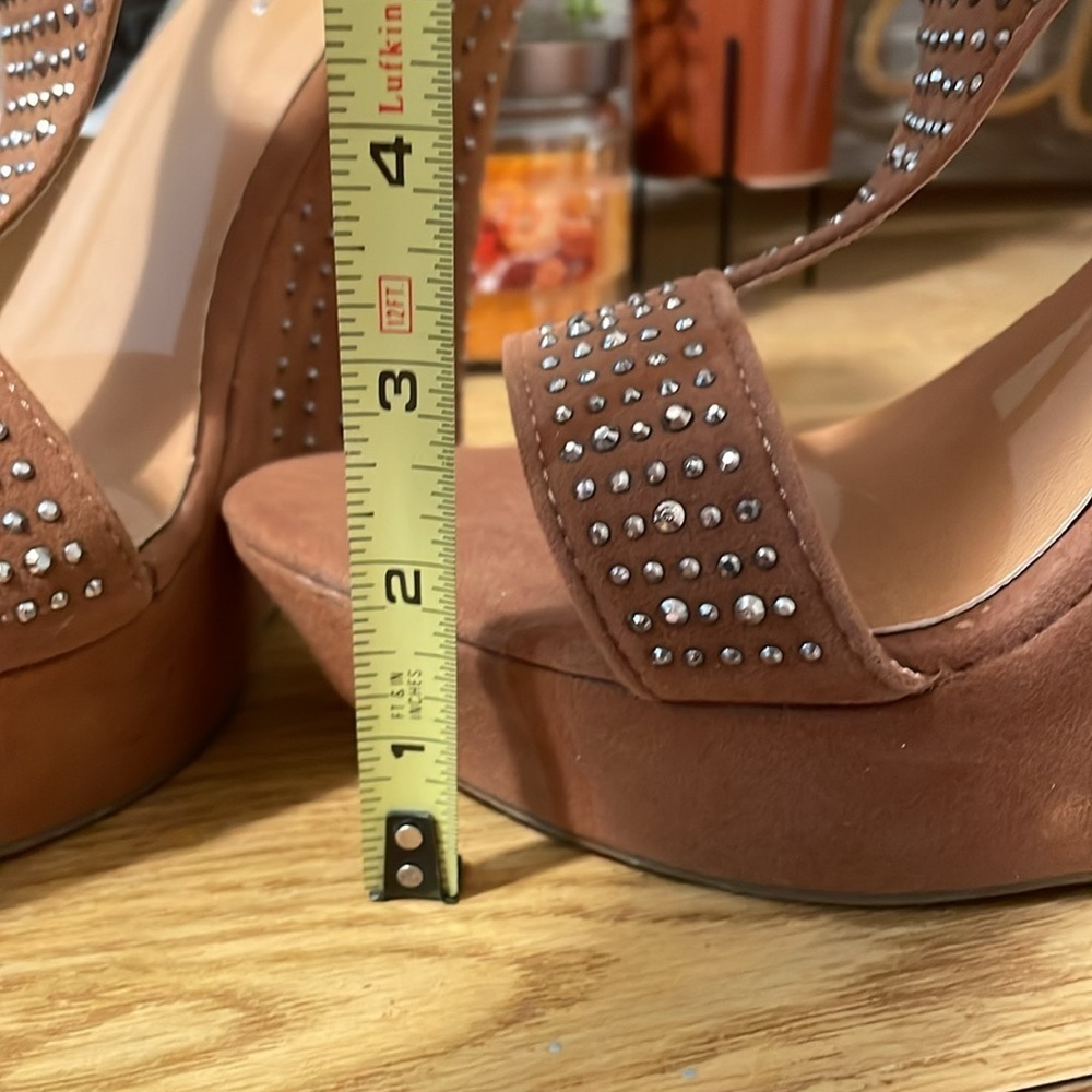 🤪🤪🤪BOGOHO 🤪🤪🤪Forever 21 Embellished Platform Heels - Picture 13 of 13